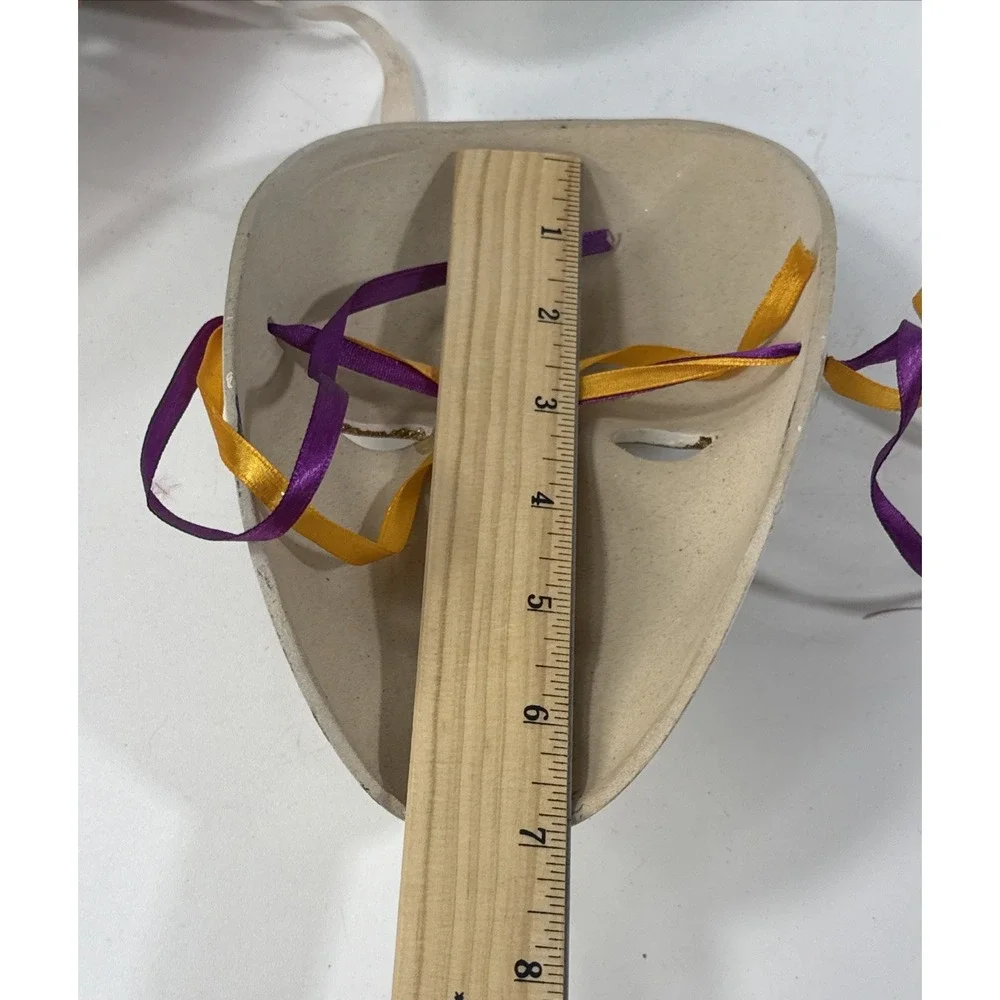 Mardi Gras wall decor 6
